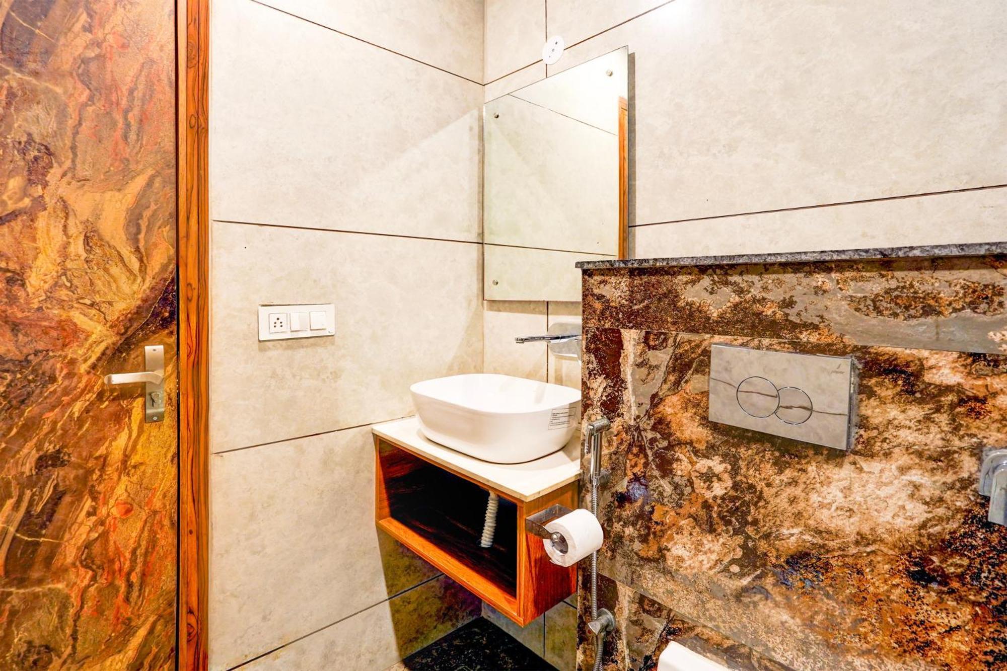 Hotel De Tark A Family Hotel Near Igi Airport Delhi New Delhi Extérieur photo